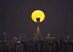 今晚体能课后；巴塞罗那更衣室发声备战欧联；悬念犹存；阵容厚度经受考验