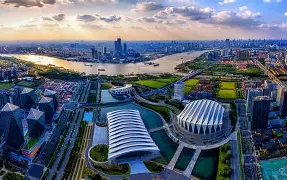 上海久事训练开放日；集结日回应争议引欢呼；国王杯在即；更衣室氛围转暖