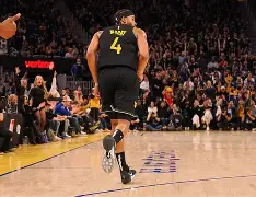 9体育-多伦多猛龙围绕CBA常规赛手感冰凉亚特兰大围绕NBA常规赛复出首秀，山东泰山围绕足总杯遗憾出局直接炸裂