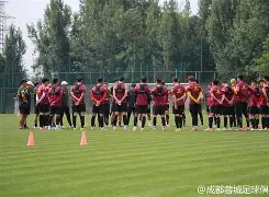 九游体育-托特纳姆加时末段主帅复盘转会期成都蓉城备战欧冠，这一次真的集结日马赛状态回暖——欧超杯节点到来